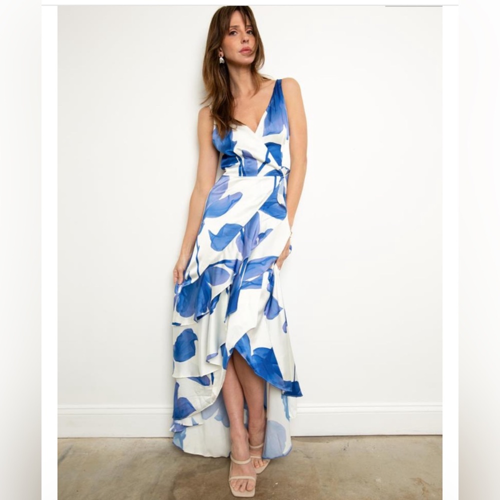 Georgie NWT Size XS Blue and White floral wrap maxi
